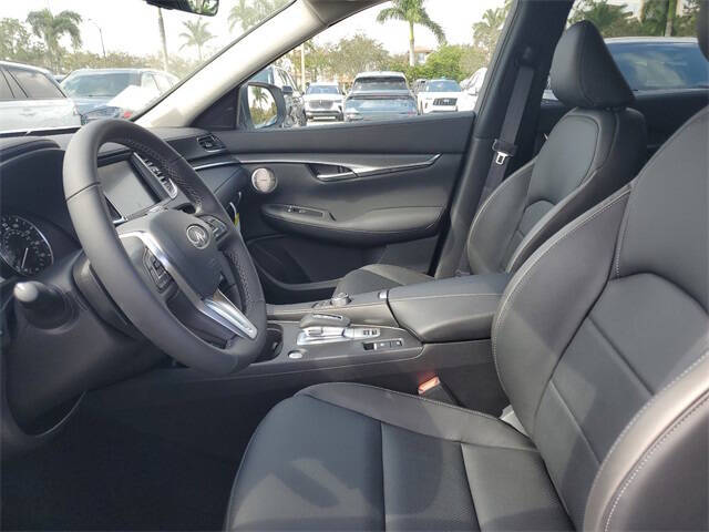 2025 Infiniti QX50 Luxe