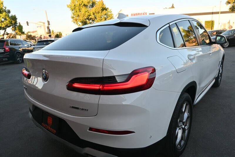 2023 BMW X4 xDrive30i