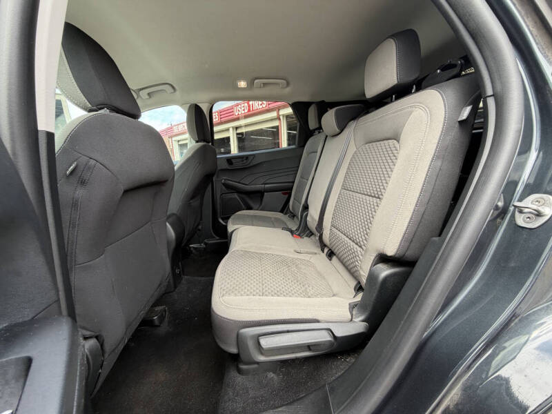 2022 Ford Escape SE