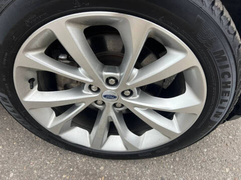 2023 Ford Explorer Hybrid Platinum