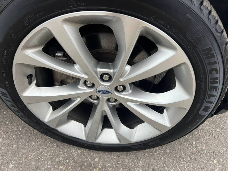 2023 Ford Explorer Hybrid Platinum