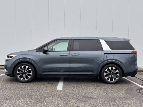 2024 Kia Carnival EX
