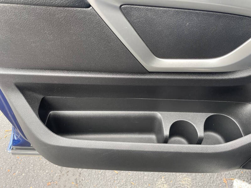 2017 Nissan Titan SL