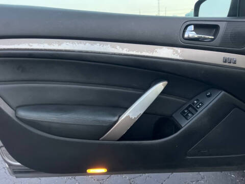 2011 Infiniti G37 Coupe x