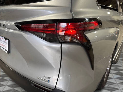 2021 Toyota Sienna LE 8-Passenger