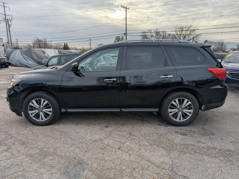 2020 Nissan Pathfinder SV