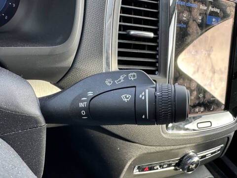 2023 Volvo XC90 B5 Core