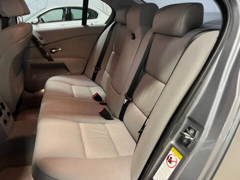 2004 BMW 5 Series 525i