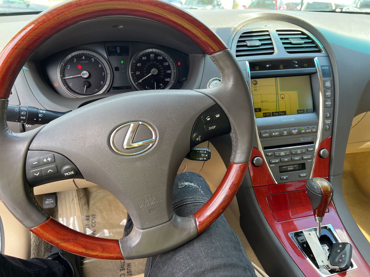 2009 LEXUS ES Sedan - $7,900