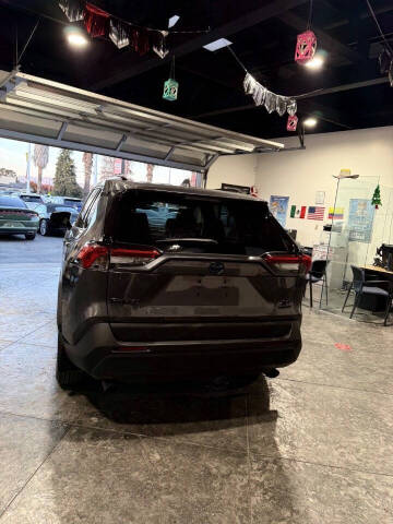 2021 Toyota RAV4 Hybrid XLE Premium