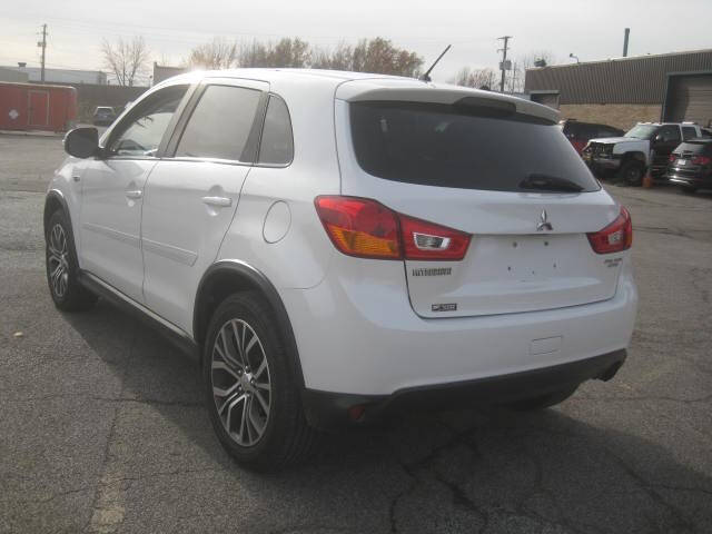 2016 Mitsubishi Outlander Sport ES photo 7