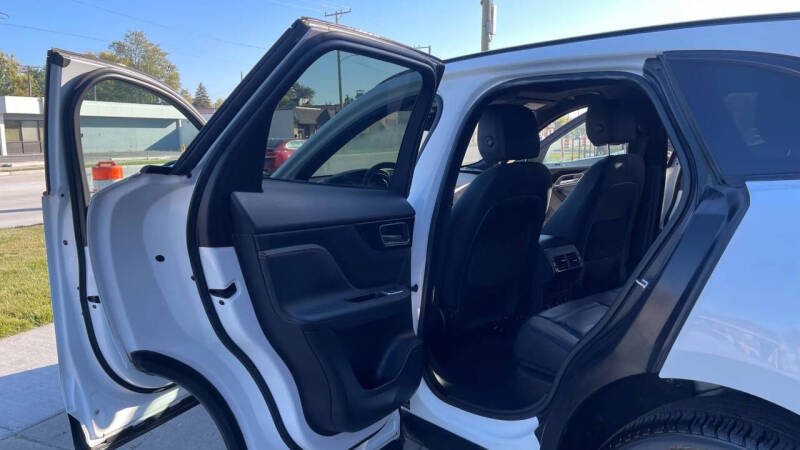 2017 Jaguar F-PACE 35t Prestige