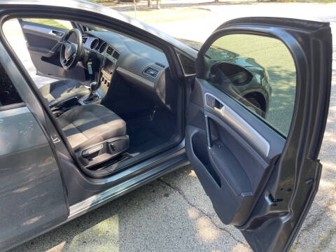 2017 Volkswagen Golf TSI S