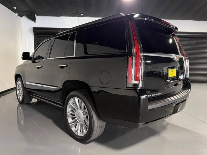 2017 Cadillac Escalade Platinum