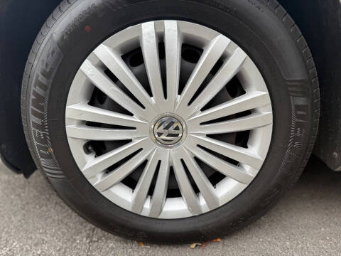 2014 Volkswagen Passat 1.8T S PZEV