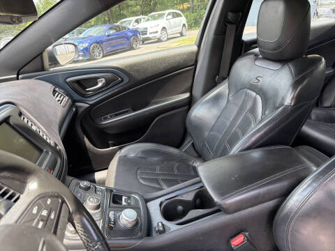 2015 Chrysler 200 S