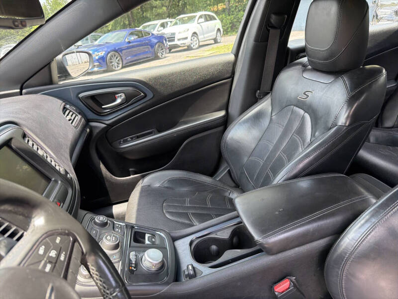 2015 Chrysler 200 S