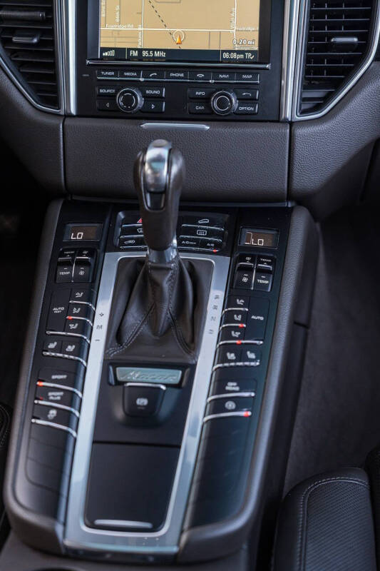 2016 Porsche Macan S