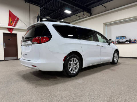 2021 Chrysler Voyager LX