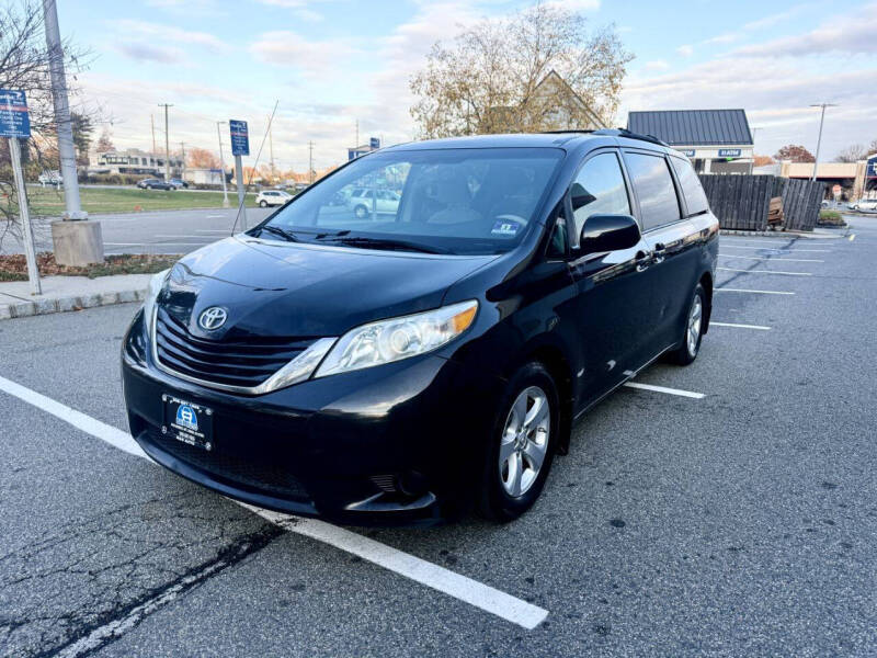2013 Toyota Sienna LE