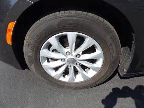 2017 Chrysler Pacifica Touring-L