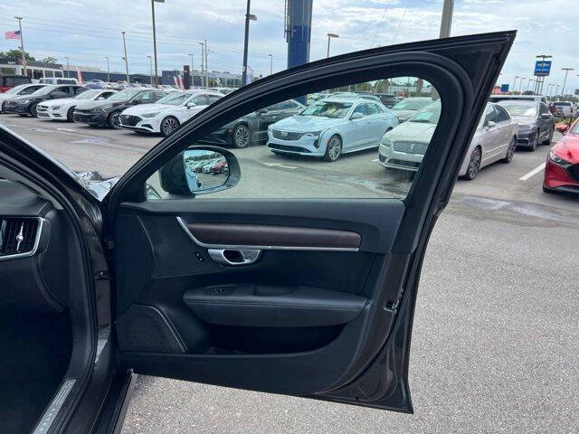 2020 Volvo V90 Cross Country T6