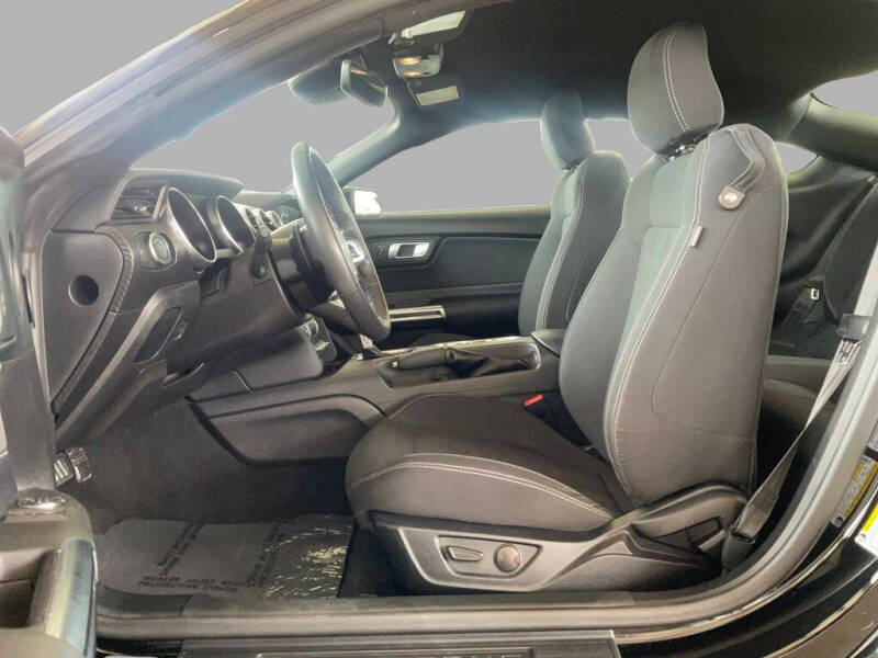 2021 Ford Mustang EcoBoost