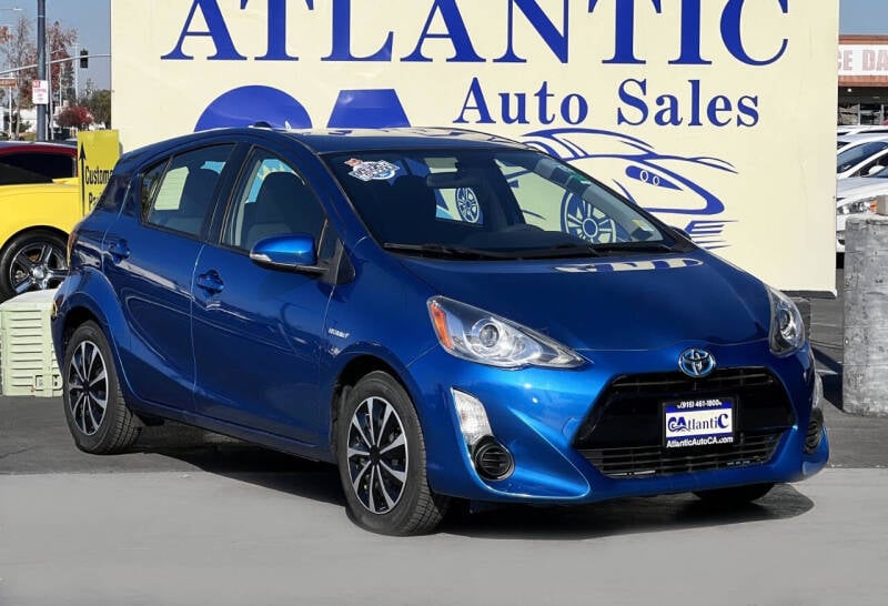 2015 Toyota Prius c Two photo 5