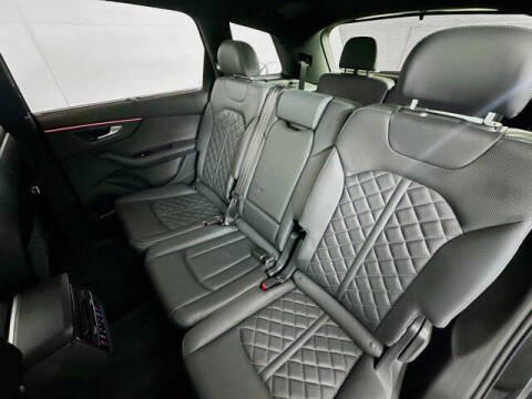 2025 Audi SQ7 4.0T quattro Premium Plus