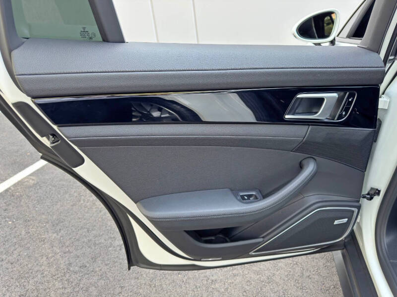 2018 Porsche Panamera 4