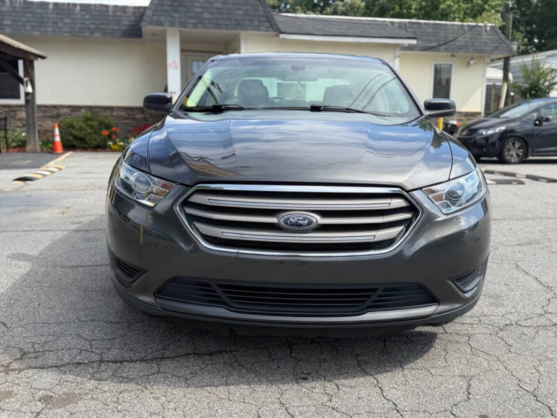2017 Ford Taurus SE