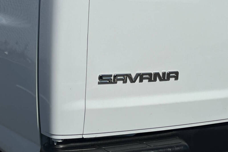 2023 GMC Savana 2500