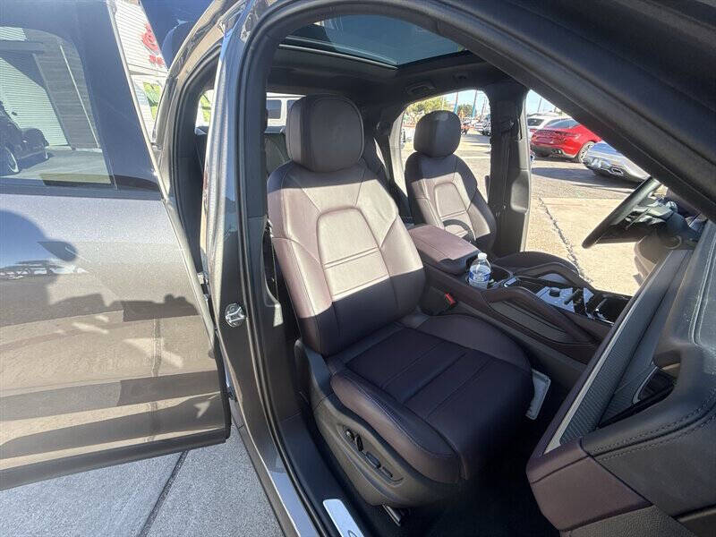 2024 Porsche Cayenne S Coupe