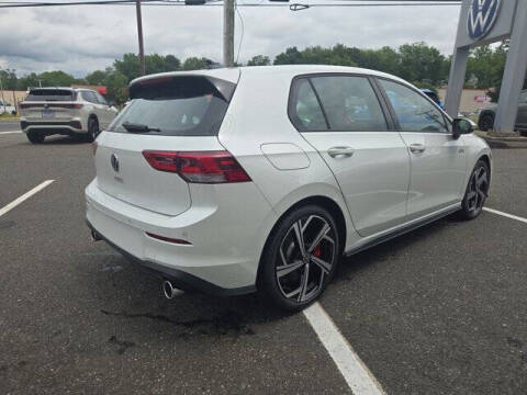 2025 Volkswagen Golf GTI SE