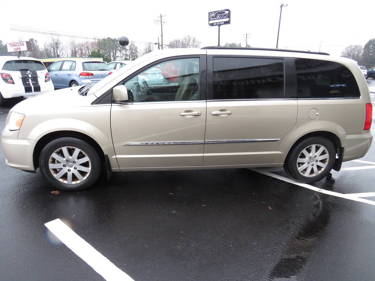 2012 Chrysler Town and Country for sale at Colbert's Auto Outlet in Hickory, NC