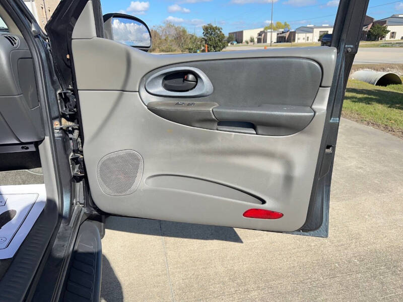 2004 Chevrolet TrailBlazer EXT LT