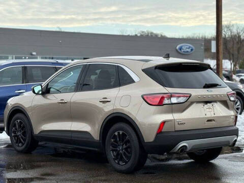2020 Ford Escape SE