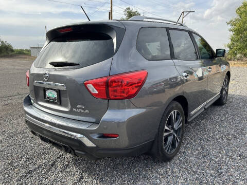 2017 Nissan Pathfinder Platinum