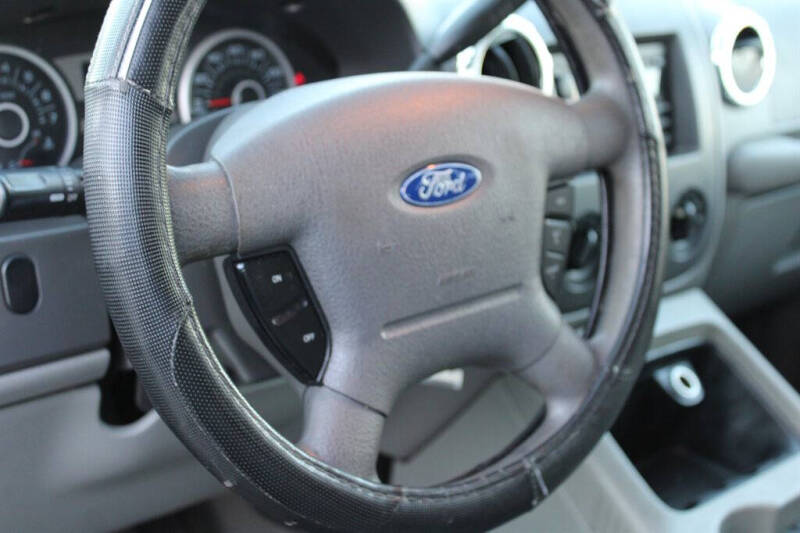 2005 Ford Expedition XLT