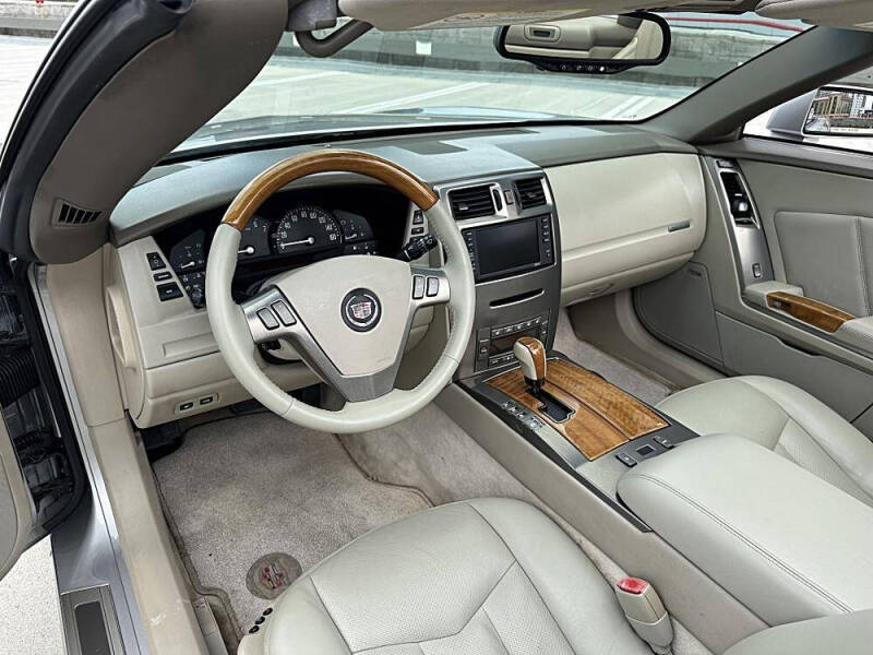 2005 Cadillac XLR