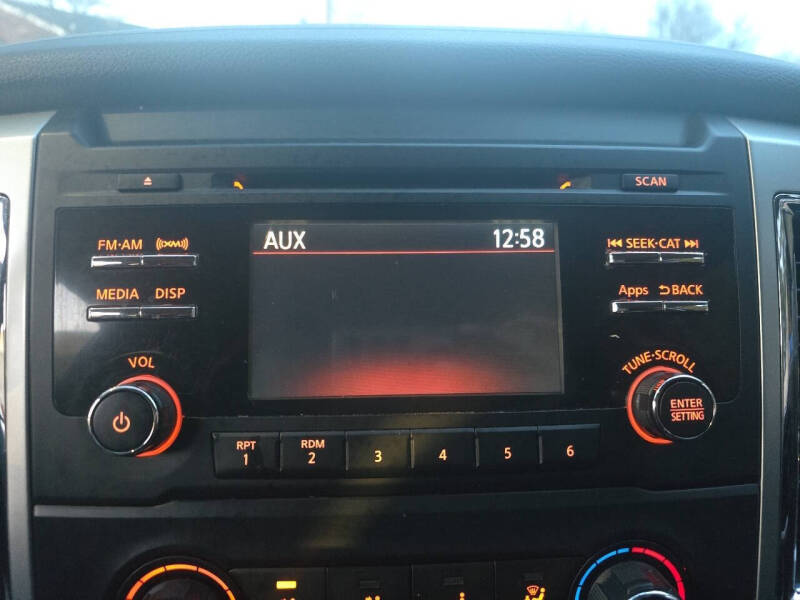 2017 Nissan Titan SV