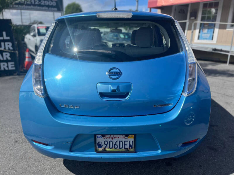 2011 Nissan LEAF