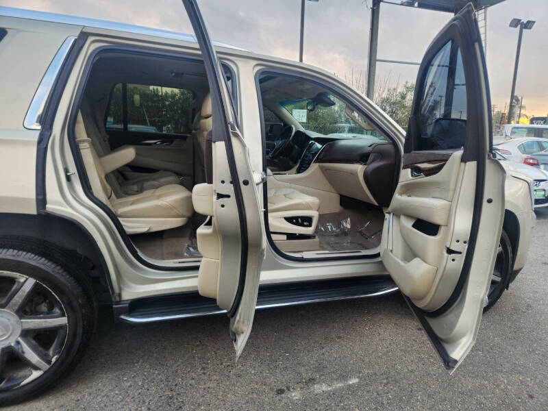 2015 Cadillac Escalade Luxury