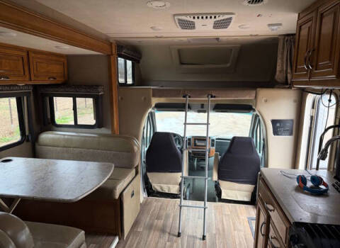 2018 Thor Motor Coach Quantum KM24