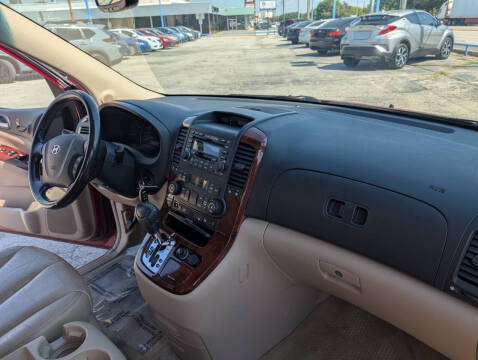 2007 Hyundai Entourage GLS