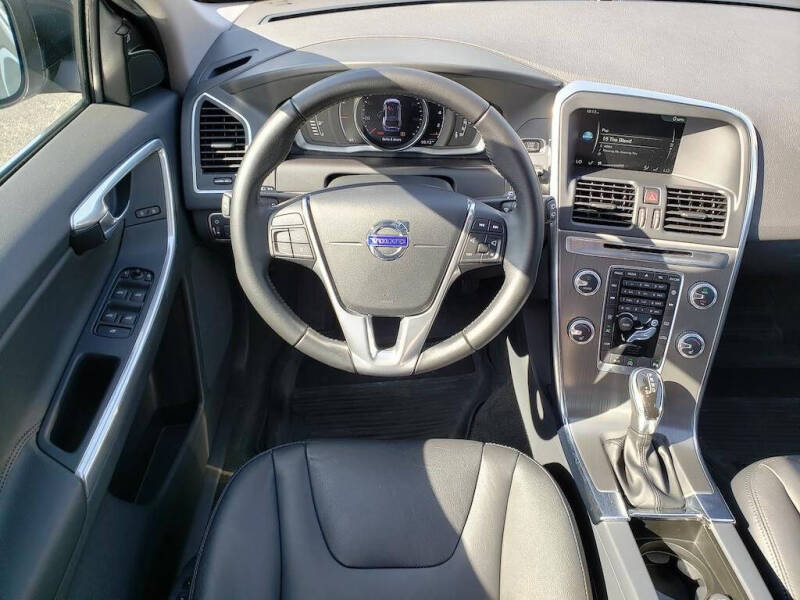2016 Volvo XC60 T6 Drive-E