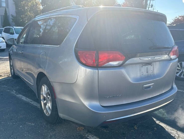 2018 Chrysler Pacifica Touring L Plus