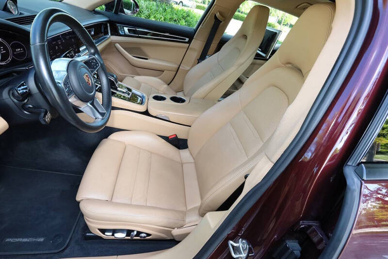 2018 Porsche Panamera 4 Executive