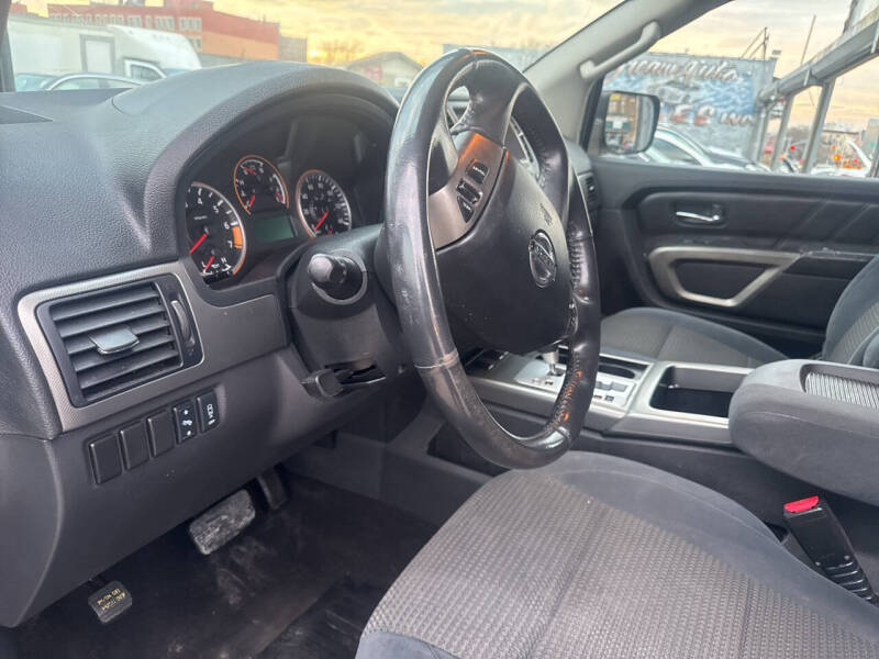 2015 Nissan Armada SV