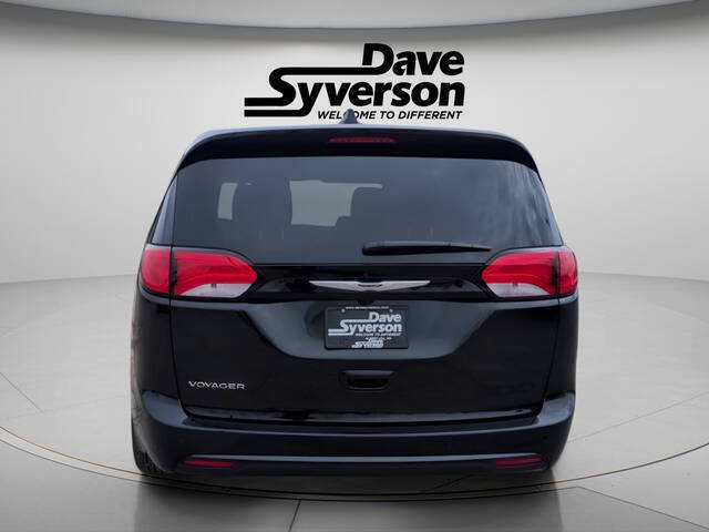2026 Chrysler Voyager LX